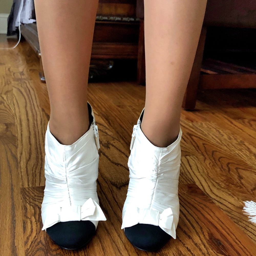 Chanel white/black satin ankle boots with bow